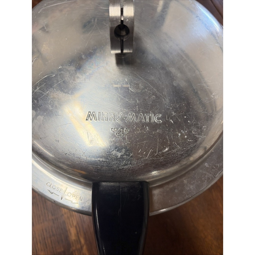Vintage Mirro-Matic 394M 4 Qt Pressure Cooker w/Jiggler & Rack